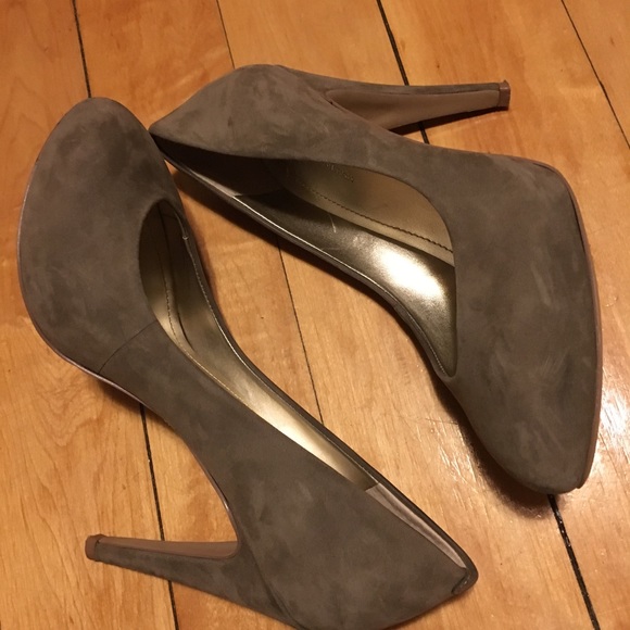 BGBG Grey Heels - Picture 2 of 2